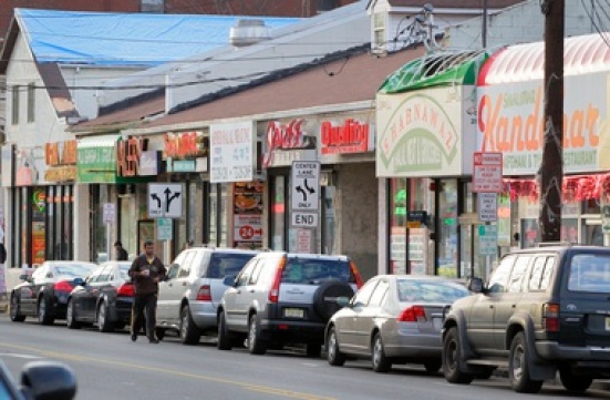 View of some of the shops lining on Oak Tree Rd. in Iselin, which is also referred to as "Little India". Iselin, NJ 11/13/12 (Tony Kurdzuk/The Star-Ledger) Sent DIRECT TO SELECTS Tuesday, November 13, 2012 20:59:41 4422 2904